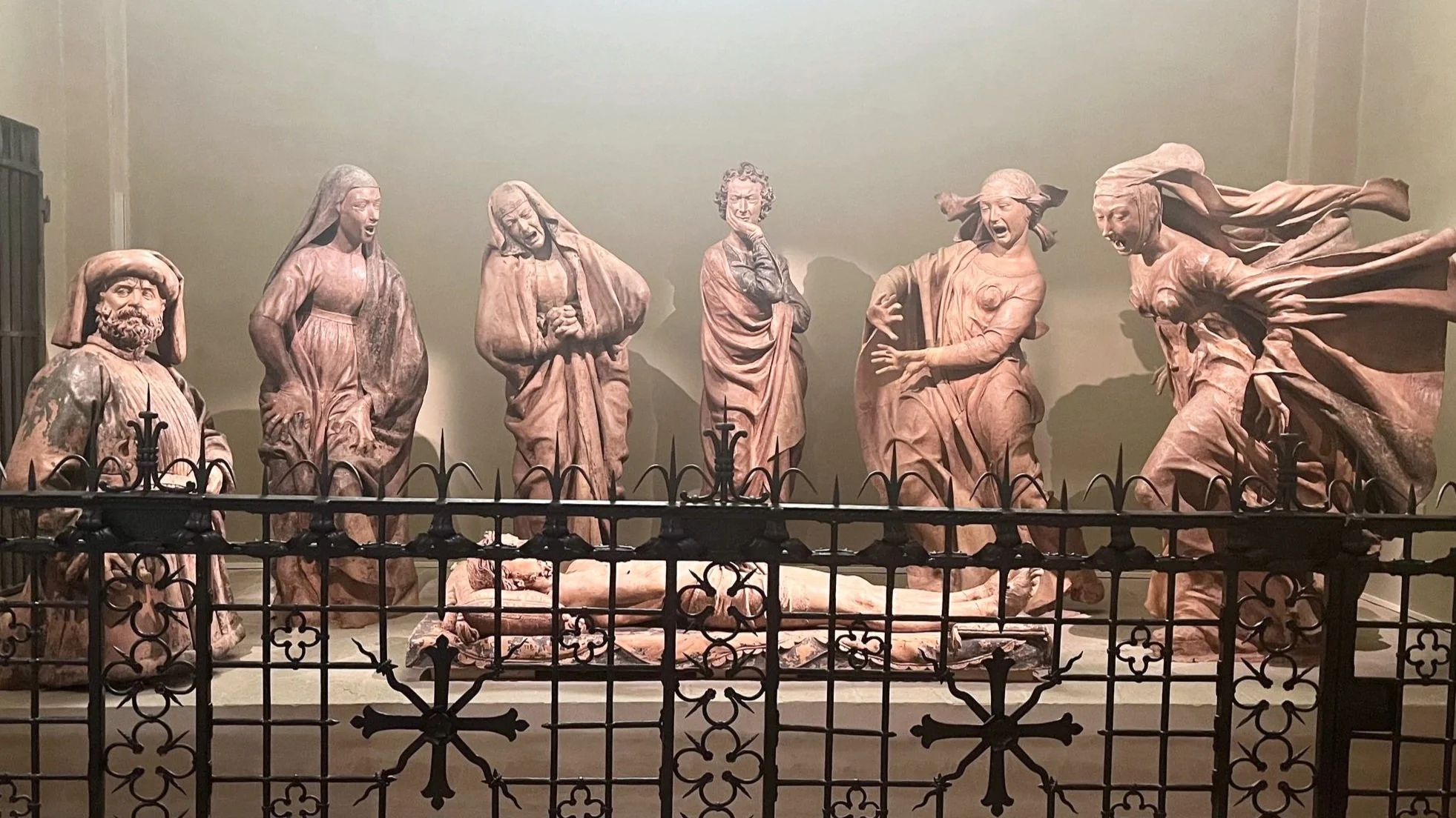Compianto sul Cristo Morto by Niccolò dell'Arca (1)