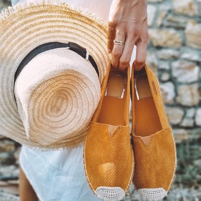 Beach packing list espadrilles sun hat