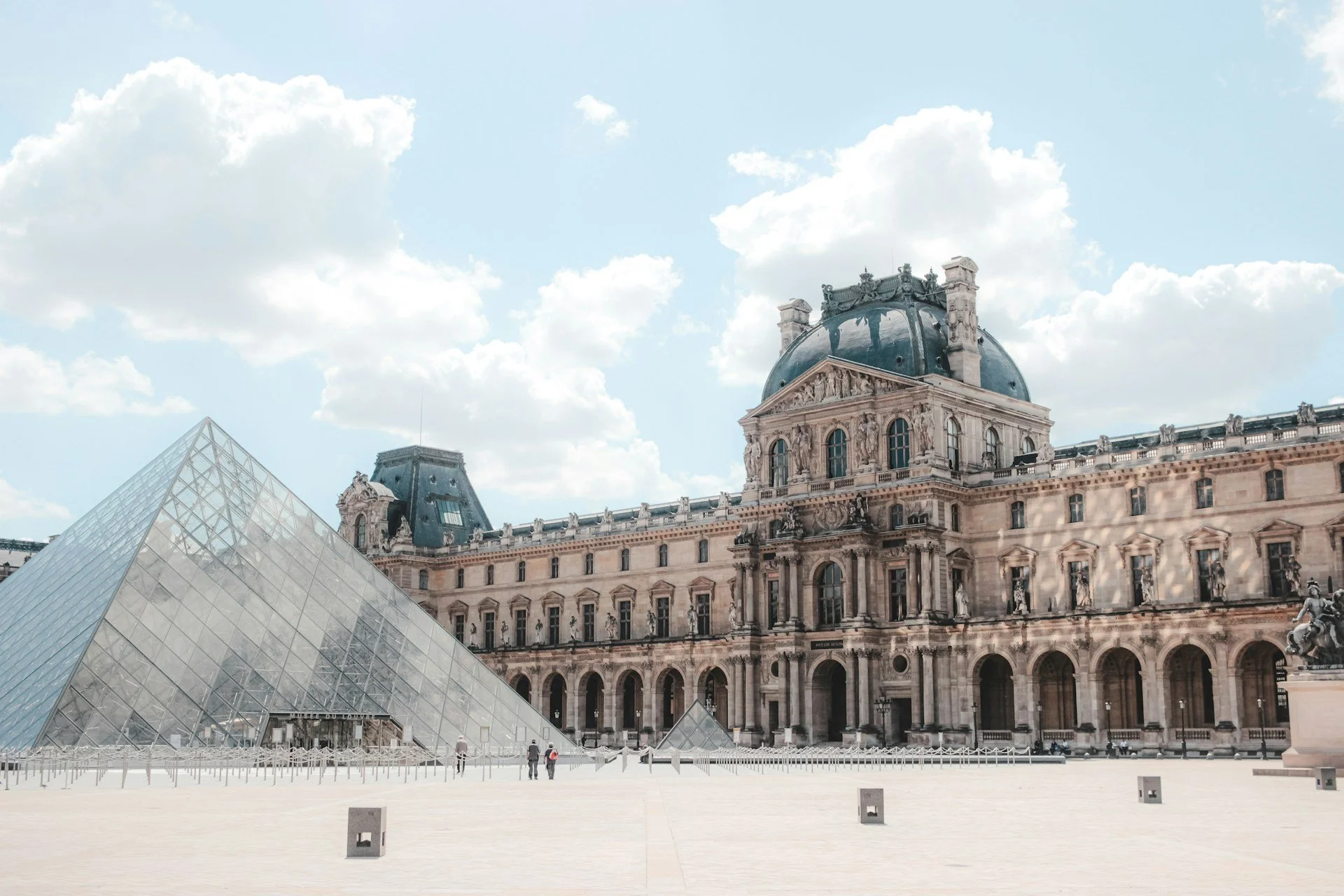 europe-trip-planning-louvre.jpg
