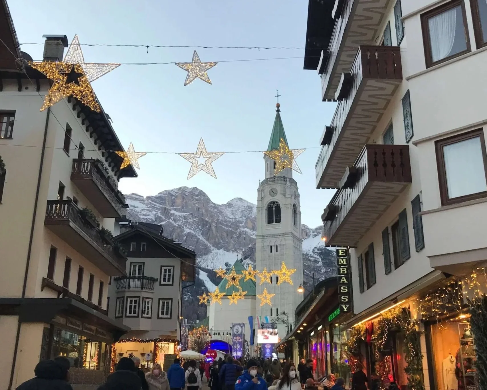 Hero cortina city center apres ski