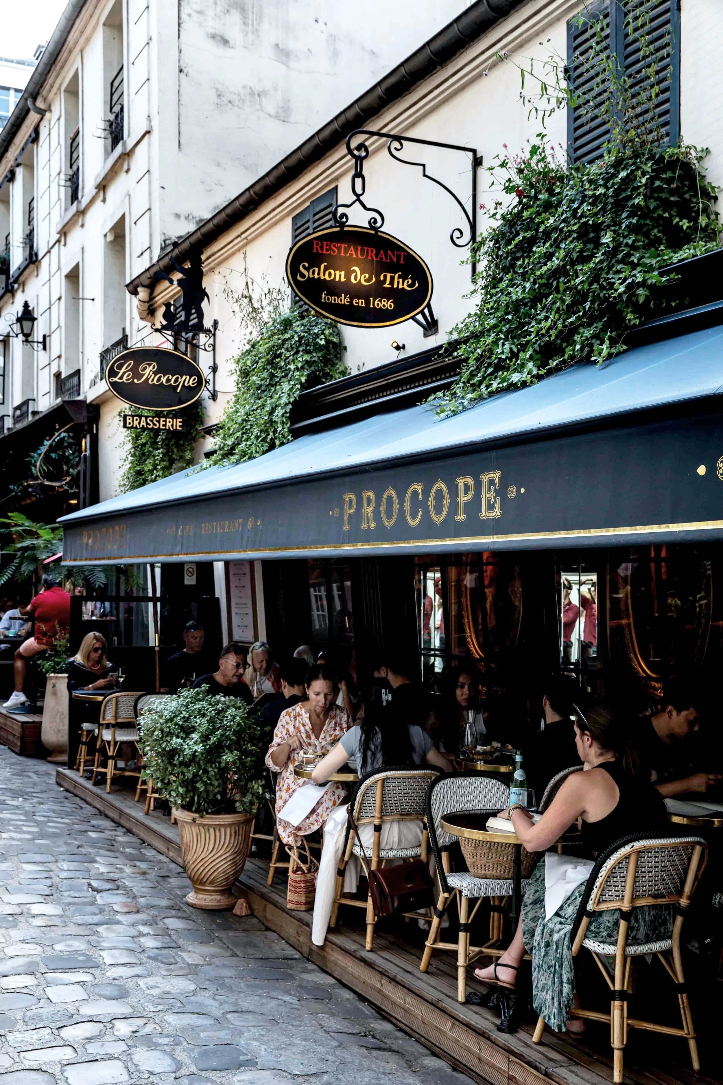 Service continu paris procope terrace