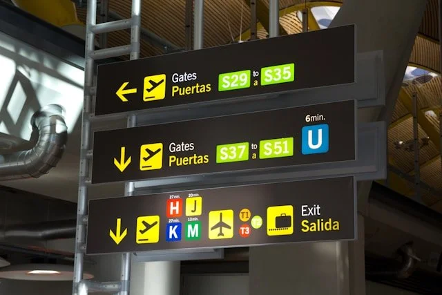 Travel money tips airport currency kiosk